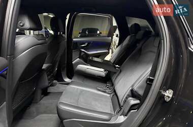 Внедорожник / Кроссовер Audi Q7 2024 в 