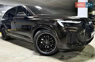 Внедорожник / Кроссовер Audi Q7 2024 в 