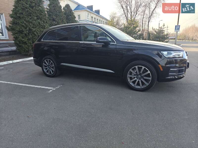 Позашляховик / Кросовер Audi Q7 2017 в Києві