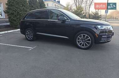 Внедорожник / Кроссовер Audi Q7 2017 в 