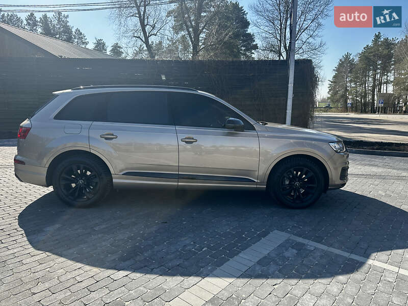 Внедорожник / Кроссовер Audi Q7 2018 в Киеве