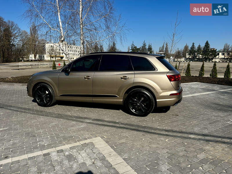 Внедорожник / Кроссовер Audi Q7 2018 в Киеве