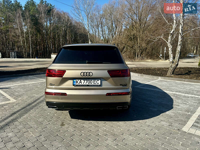 Внедорожник / Кроссовер Audi Q7 2018 в Киеве