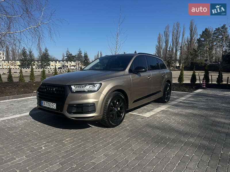 Внедорожник / Кроссовер Audi Q7 2018 в Киеве
