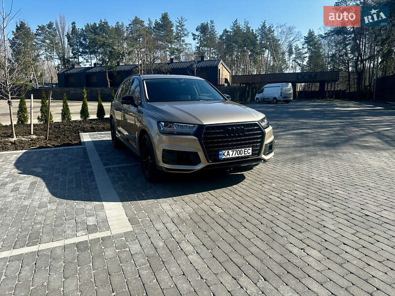Внедорожник / Кроссовер Audi Q7 2018 в Киеве