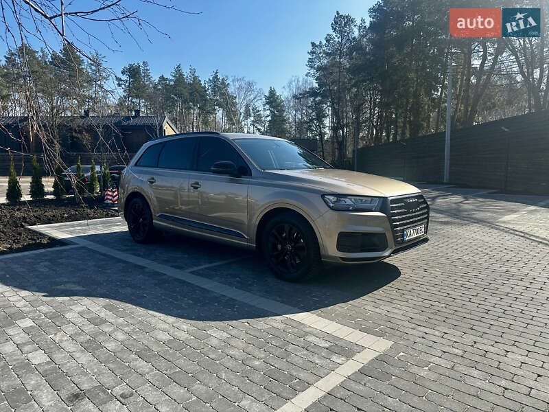 Внедорожник / Кроссовер Audi Q7 2018 в Киеве