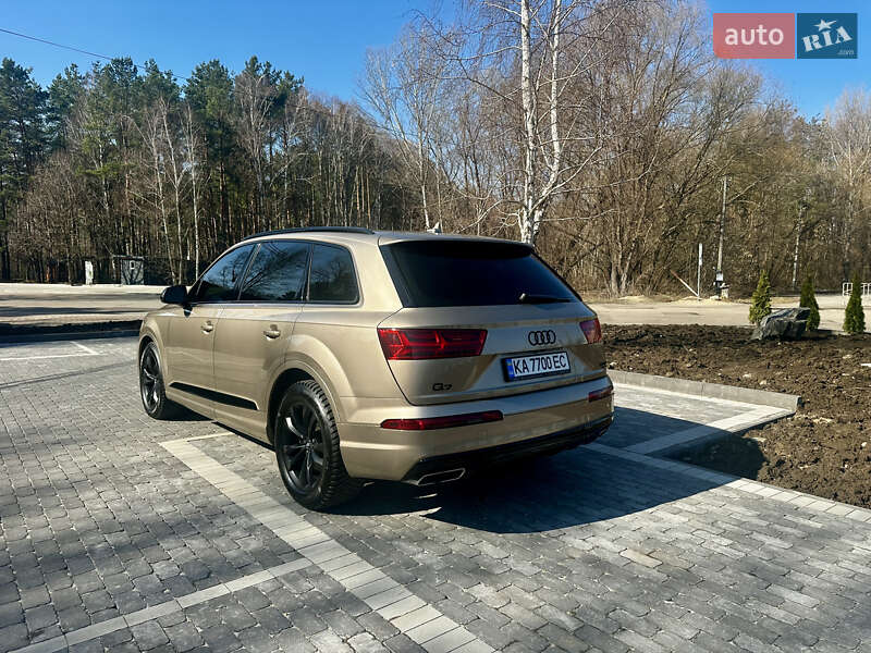 Внедорожник / Кроссовер Audi Q7 2018 в Киеве