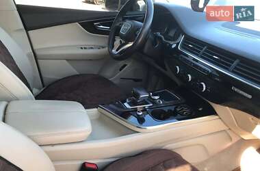 Внедорожник / Кроссовер Audi Q7 2018 в 