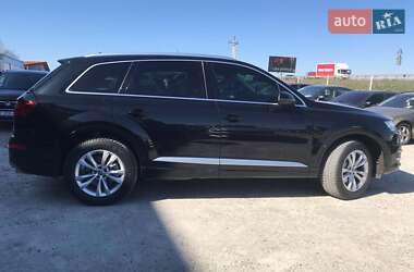 Внедорожник / Кроссовер Audi Q7 2018 в 