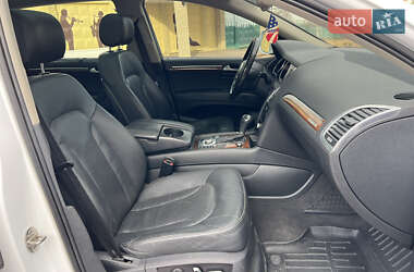 Внедорожник / Кроссовер Audi Q7 2010 в 