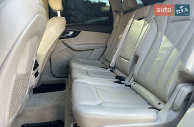 Внедорожник / Кроссовер Audi Q7 2017 в 