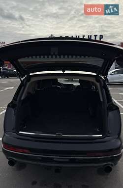 Внедорожник / Кроссовер Audi Q7 2012 в 