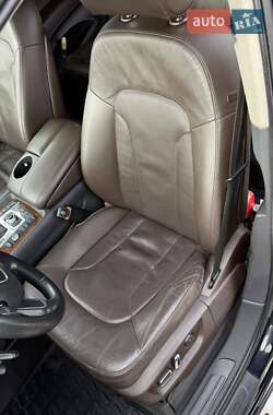 Внедорожник / Кроссовер Audi Q7 2012 в 