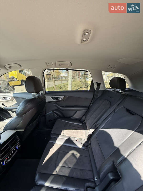Внедорожник / Кроссовер Audi Q7 2015 в Ровно