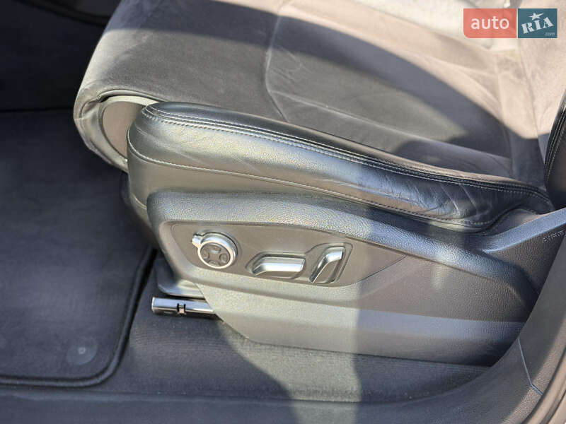 Внедорожник / Кроссовер Audi Q7 2015 в Ровно