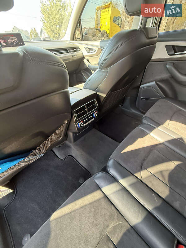 Внедорожник / Кроссовер Audi Q7 2015 в Ровно