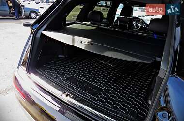 Внедорожник / Кроссовер Audi Q7 2016 в 