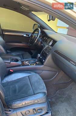 Внедорожник / Кроссовер Audi Q7 2010 в 