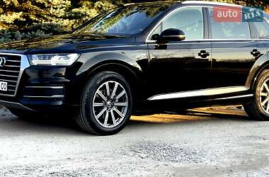 Внедорожник / Кроссовер Audi Q7 2017 в 