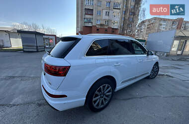 Внедорожник / Кроссовер Audi Q7 2018 в 