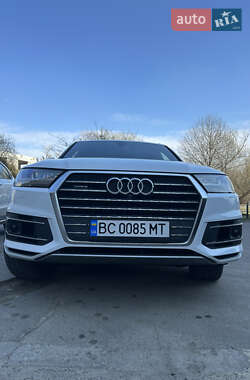Внедорожник / Кроссовер Audi Q7 2018 в 