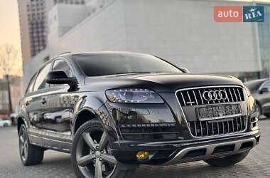 Внедорожник / Кроссовер Audi Q7 2014 в 
