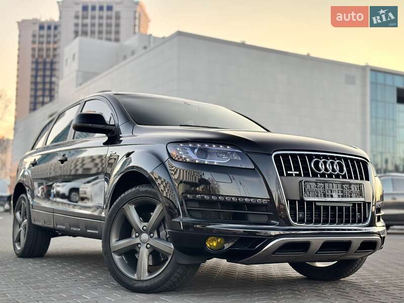 Внедорожник / Кроссовер Audi Q7 2014 в 
