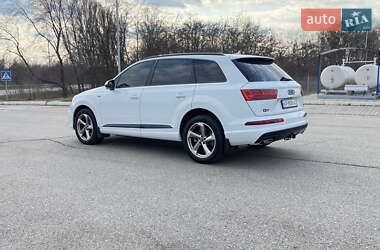 Внедорожник / Кроссовер Audi Q7 2018 в 