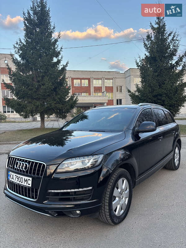Внедорожник / Кроссовер Audi Q7 2012 в 