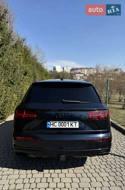 Внедорожник / Кроссовер Audi Q7 2016 в 