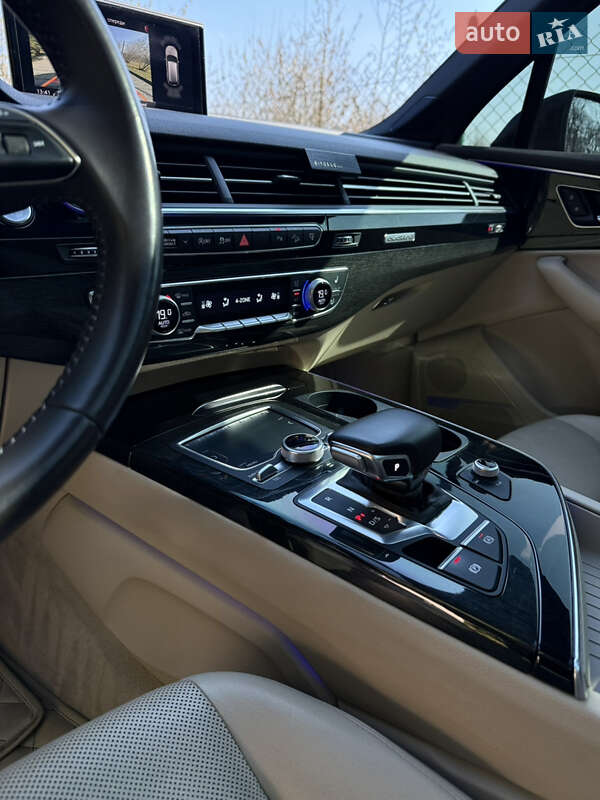 Внедорожник / Кроссовер Audi Q7 2016 в Львове