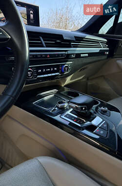 Внедорожник / Кроссовер Audi Q7 2016 в 