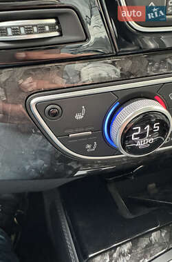 Внедорожник / Кроссовер Audi Q7 2016 в 