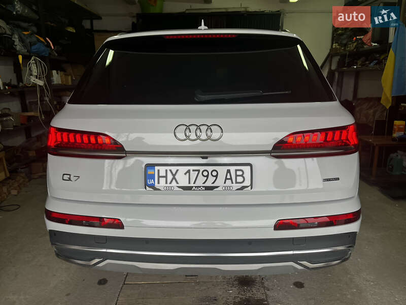 Внедорожник / Кроссовер Audi Q7 2023 в Нетешине