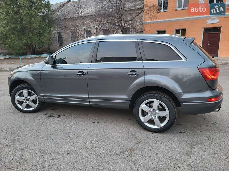 Позашляховик / Кросовер Audi Q7 2014 в Чернігові