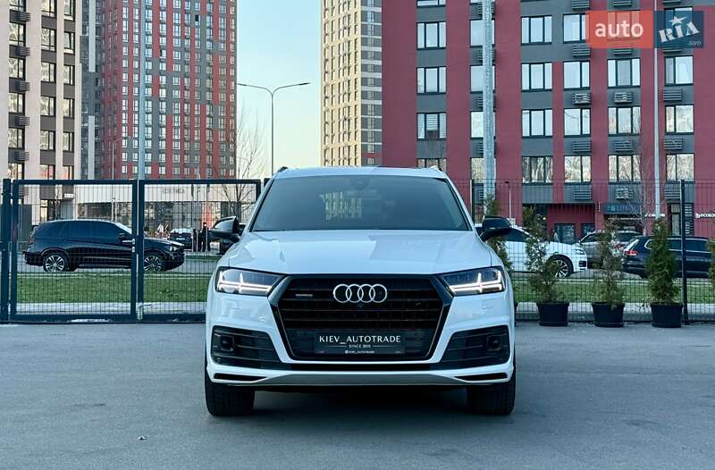 Позашляховик / Кросовер Audi Q7 2015 в Києві
