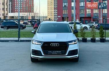 Внедорожник / Кроссовер Audi Q7 2015 в 