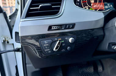 Внедорожник / Кроссовер Audi Q7 2015 в 