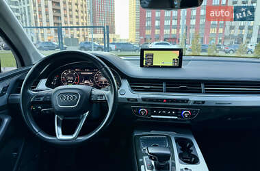 Внедорожник / Кроссовер Audi Q7 2015 в 