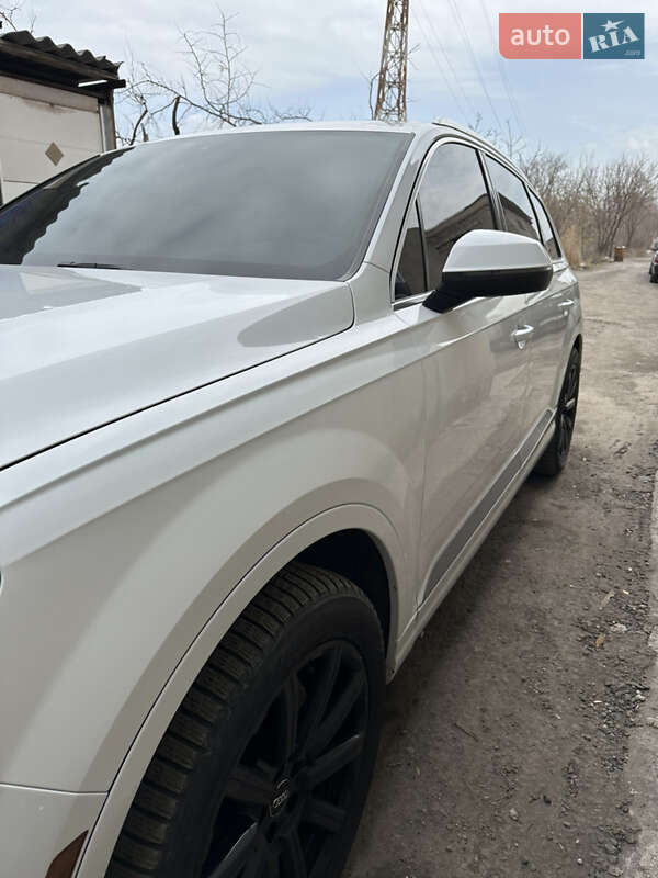 Позашляховик / Кросовер Audi Q7 2017 в Запоріжжі