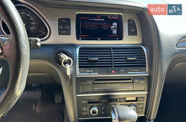 Внедорожник / Кроссовер Audi Q7 2014 в 