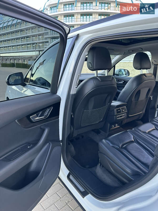 Внедорожник / Кроссовер Audi Q7 2018 в Одессе фото 25 Внедорожник / Кроссовер Audi Q7 2018 в Одессе