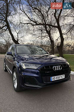 Внедорожник / Кроссовер Audi Q7 2021 в 