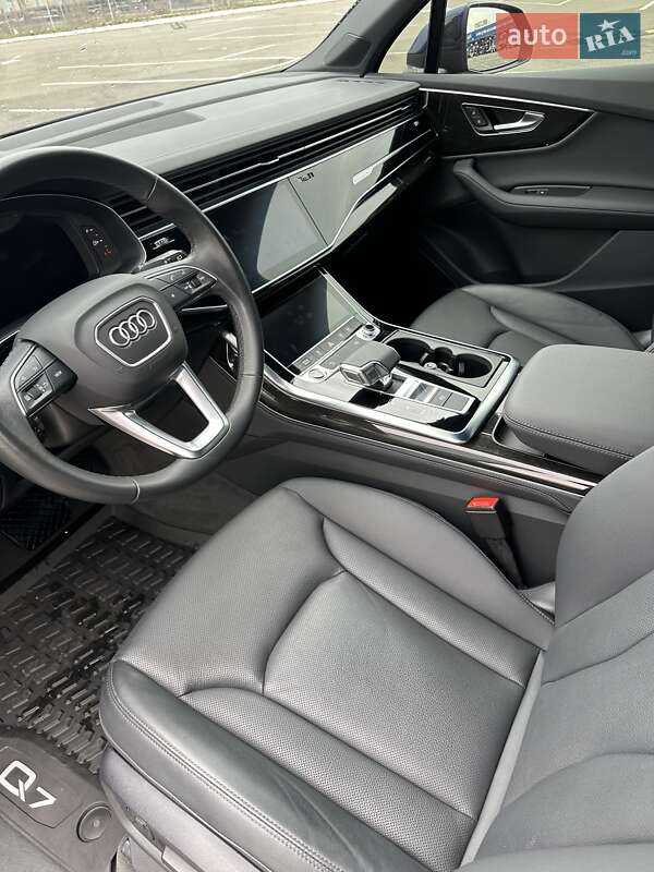 Внедорожник / Кроссовер Audi Q7 2023 в Киеве