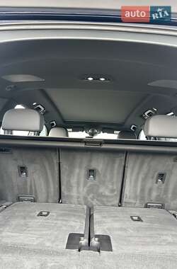 Позашляховик / Кросовер Audi Q7 2023 в 