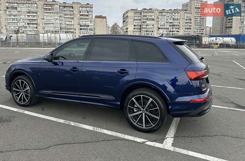 Внедорожник / Кроссовер Audi Q7 2023 в Киеве