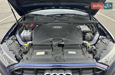 Позашляховик / Кросовер Audi Q7 2023 в 