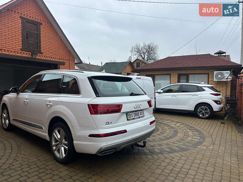 Внедорожник / Кроссовер Audi Q7 2015 в Хмельницком