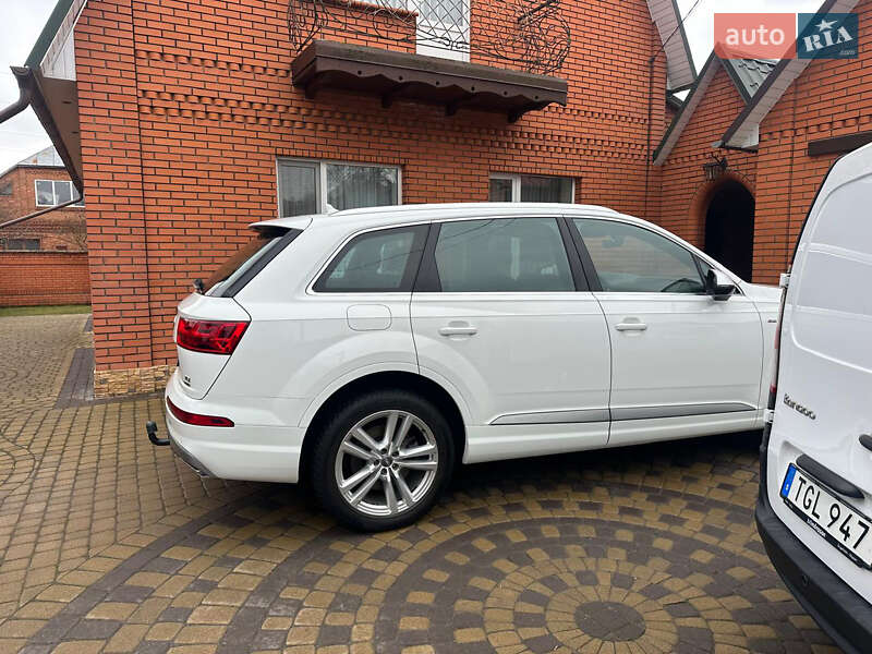 Внедорожник / Кроссовер Audi Q7 2015 в Хмельницком