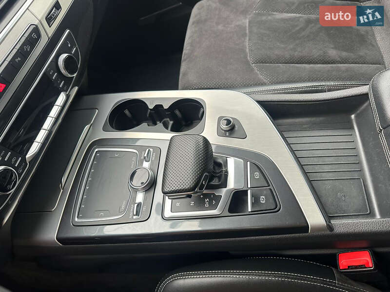 Внедорожник / Кроссовер Audi Q7 2015 в Хмельницком